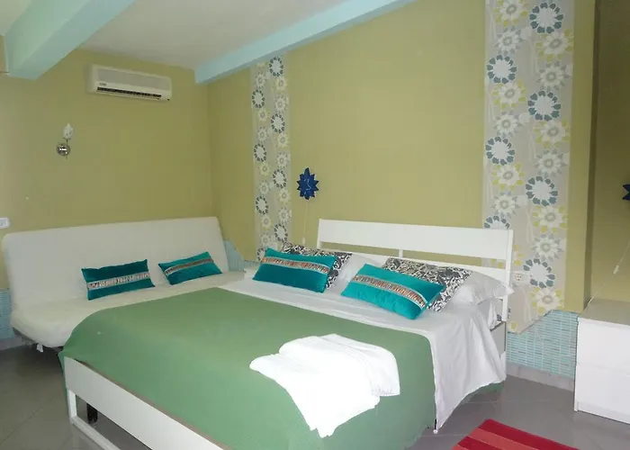 Franca Bed & Breakfast 2*